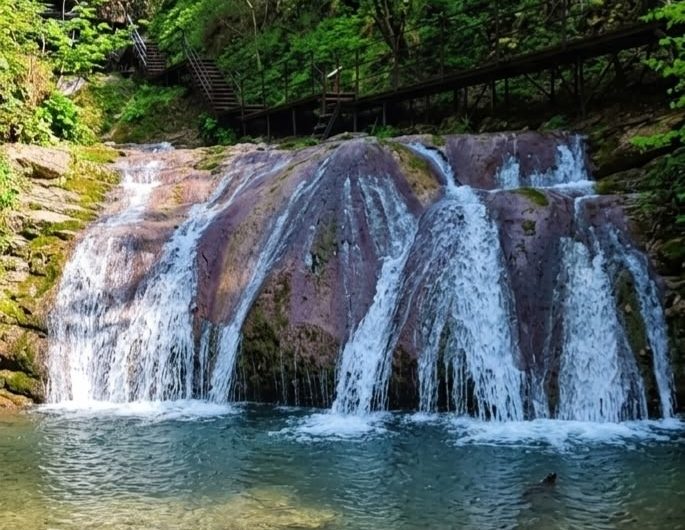 Экскурсия 33 водопада и Кавказское застолье