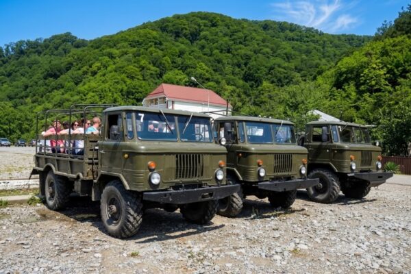 Экскурсия на 33 водопада