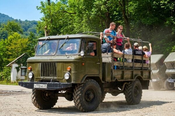 Экскурсия на 33 водопада
